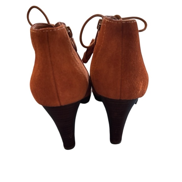 Anne Klein Tutorial Suede Ankle 4” Heel Bootie Sz 7M Side Zip Tassel Ties Cognac - Picture 5 of 7